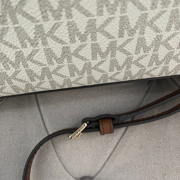 NWT retail $378 Michael Kors Bag - Picture 10 of 11